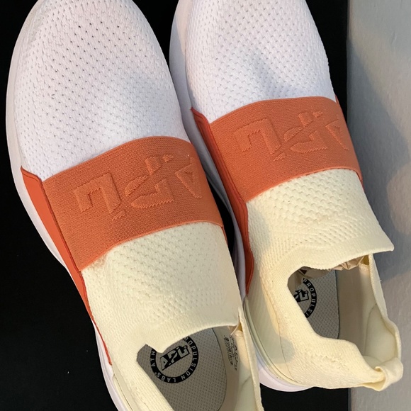 APL Techloom Bliss Coral and White size 9W Women athletic shoes - Picture 6 of 6